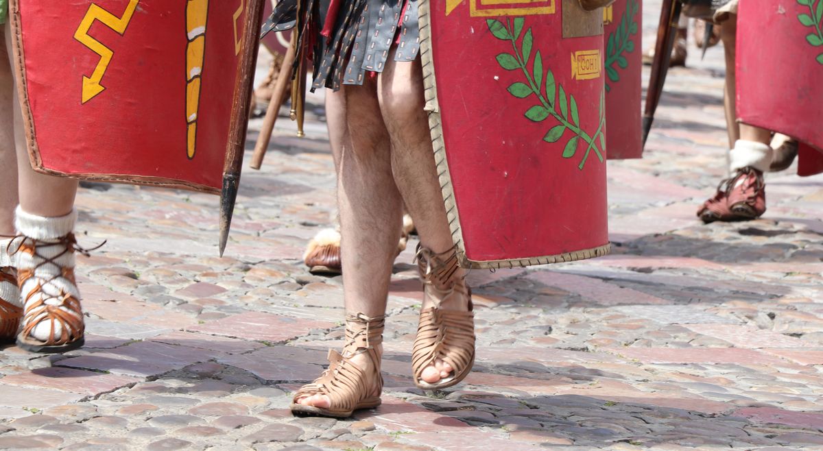 La ciudad conmemora su fundación, en época romana, con el Natalicio del Águila, cuando el emperador Galba dio su visto bueno para el nacimiento de la ciudad