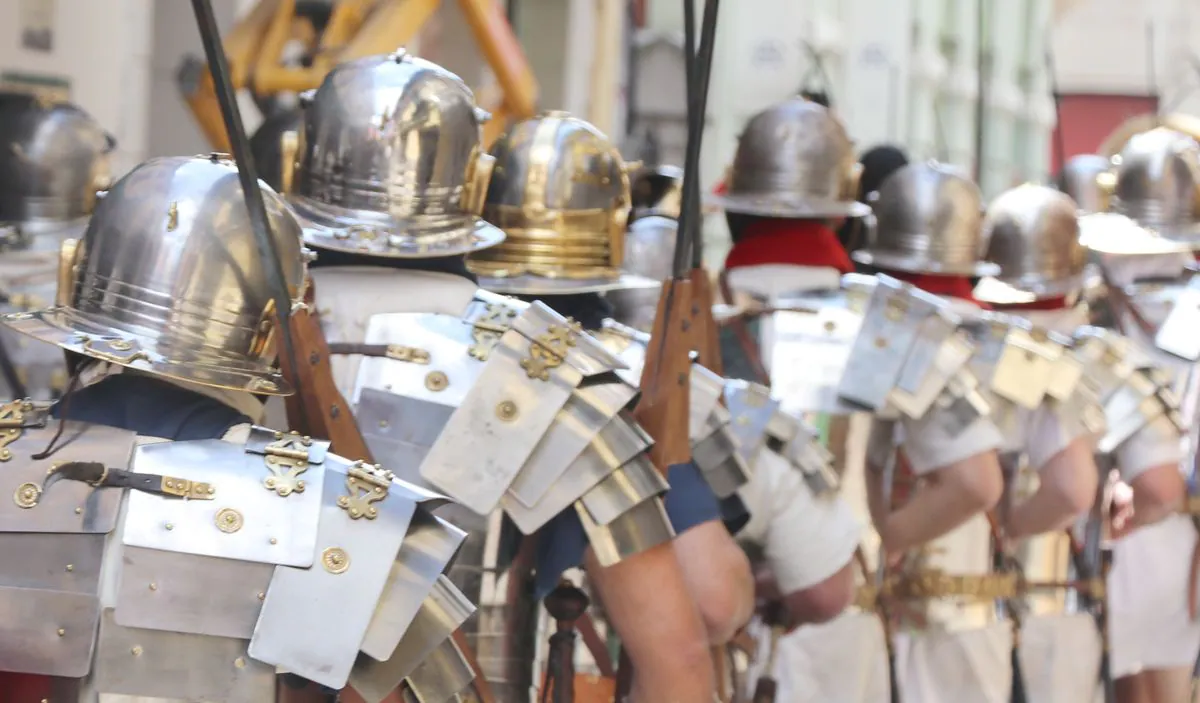 La ciudad conmemora su fundación, en época romana, con el Natalicio del Águila, cuando el emperador Galba dio su visto bueno para el nacimiento de la ciudad