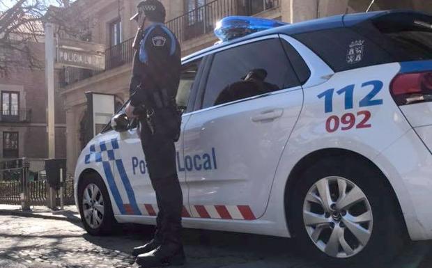 Imagen de un vehículo de la Policía Local en San Marcelo.