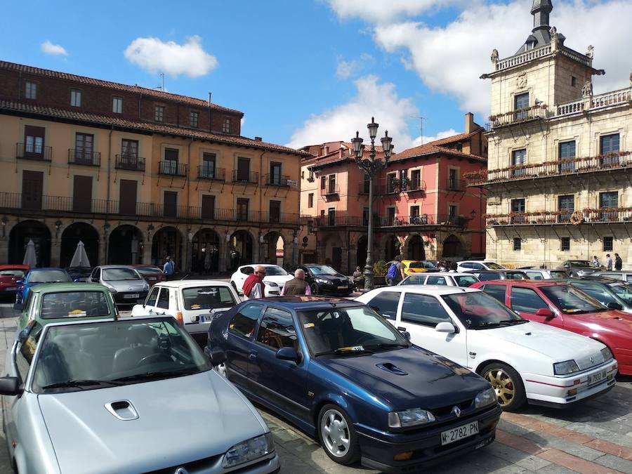 El club Amigos del Rombo, con colaboración del concesionario Renault Leomovil, organizó el pasado domingo la IV Concentración Renault Ciudad de León