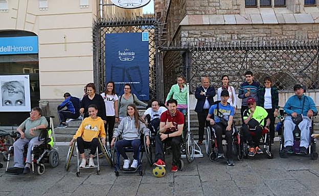 Imagen. Imagen de algunos participantes en la jornada. 