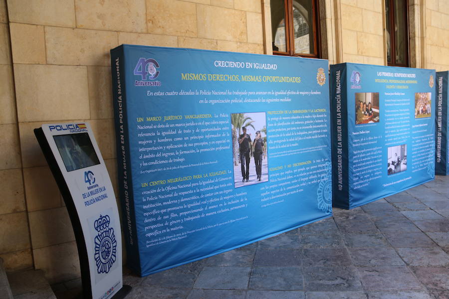 El Palacio de los Guzmanes, sede de la Diputación de León, acoge desde hoy, viernes 14 de junio, hasta el domingo 23 de junio, la exposición «40 aniversario de la mujer en la Policía Nacional», un homenaje a todas la mujeres que han sido, son y serán Policías Nacionales, con un especial recuerdo para dos agentes leonesas Silvia Nogaledo García y Aurora Rodríguez García, que perdieron la vida en su periodo de prácticas en Barcelona el 5 de octubre de 2004.