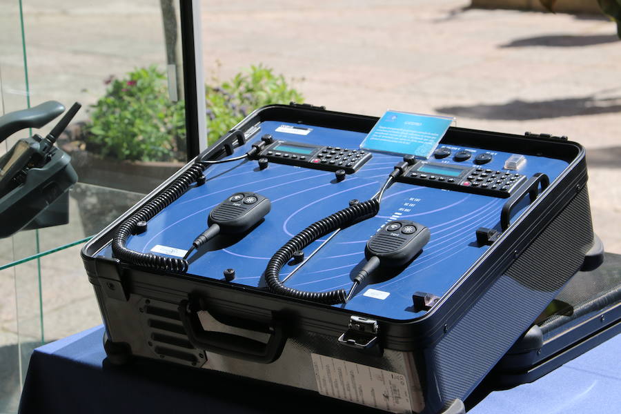 El Palacio de los Guzmanes, sede de la Diputación de León, acoge desde hoy, viernes 14 de junio, hasta el domingo 23 de junio, la exposición «40 aniversario de la mujer en la Policía Nacional», un homenaje a todas la mujeres que han sido, son y serán Policías Nacionales, con un especial recuerdo para dos agentes leonesas Silvia Nogaledo García y Aurora Rodríguez García, que perdieron la vida en su periodo de prácticas en Barcelona el 5 de octubre de 2004.