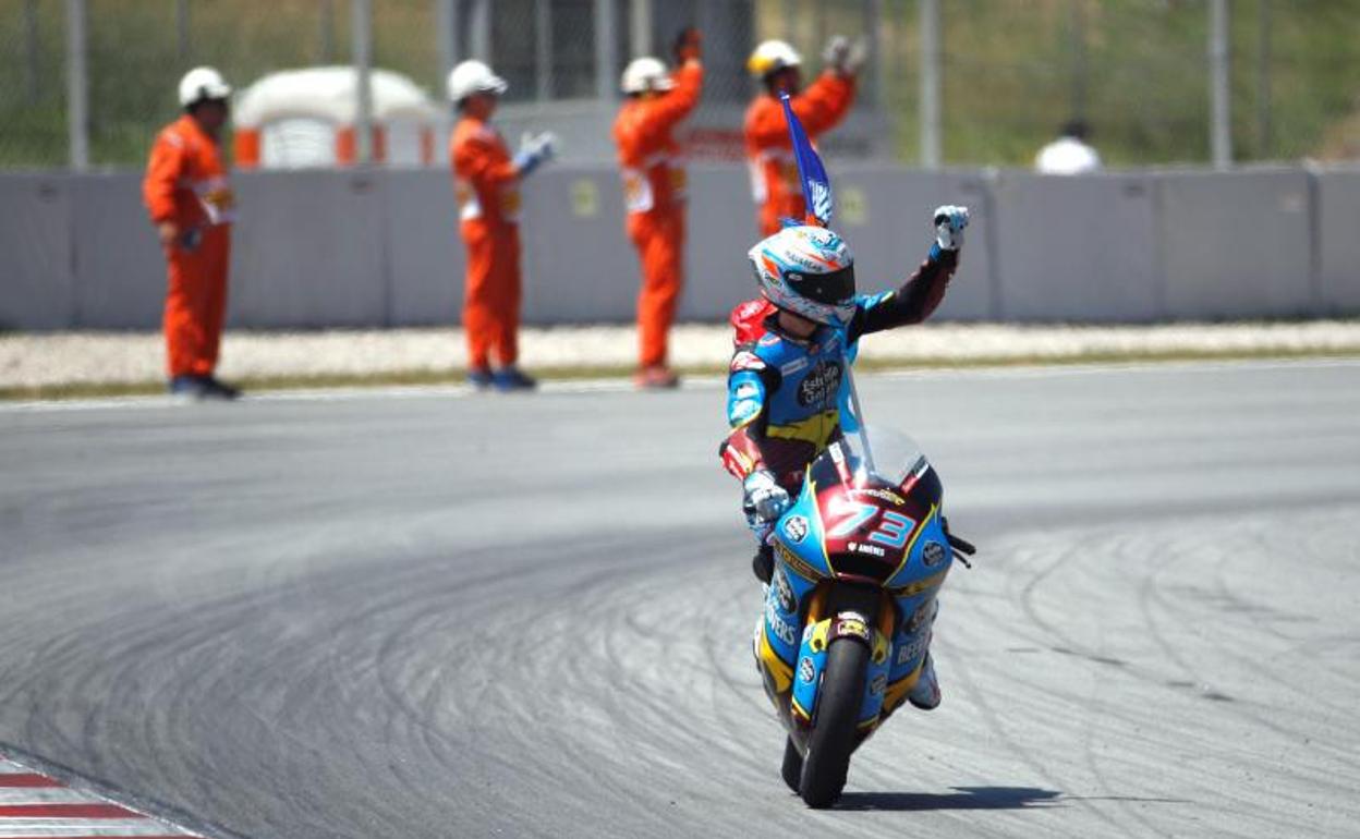 Alex Márquez celebra la victoria en Montmeló.