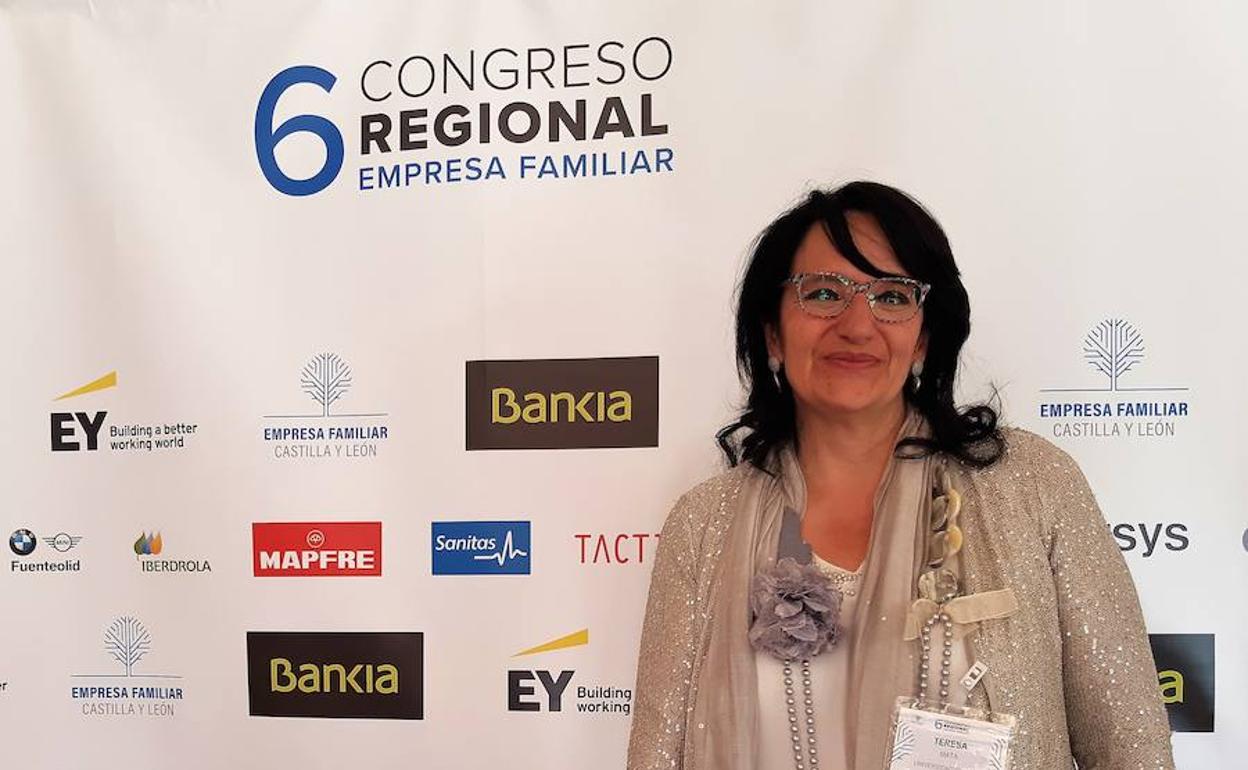 La Cátedra de Empresa Familiar de la ULE participó en el VI Congreso Regional