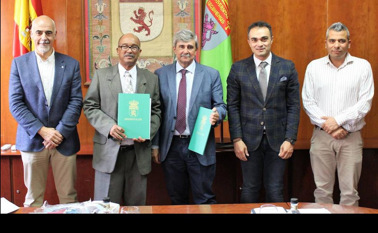 Firmado un acuerdo de colaboración entre la ULE y la Universidad de Moa de Cuba en el ámbito de la minería