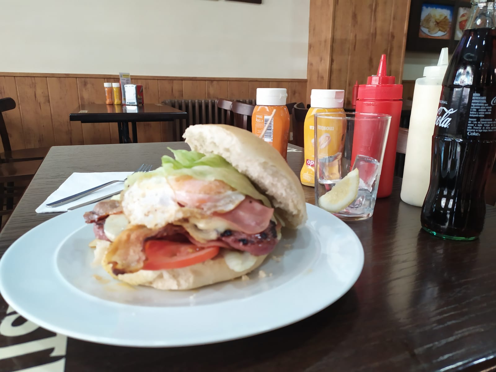 Fotos: Isla Gorgona, gran variedad de hamburguesas en el centro de León
