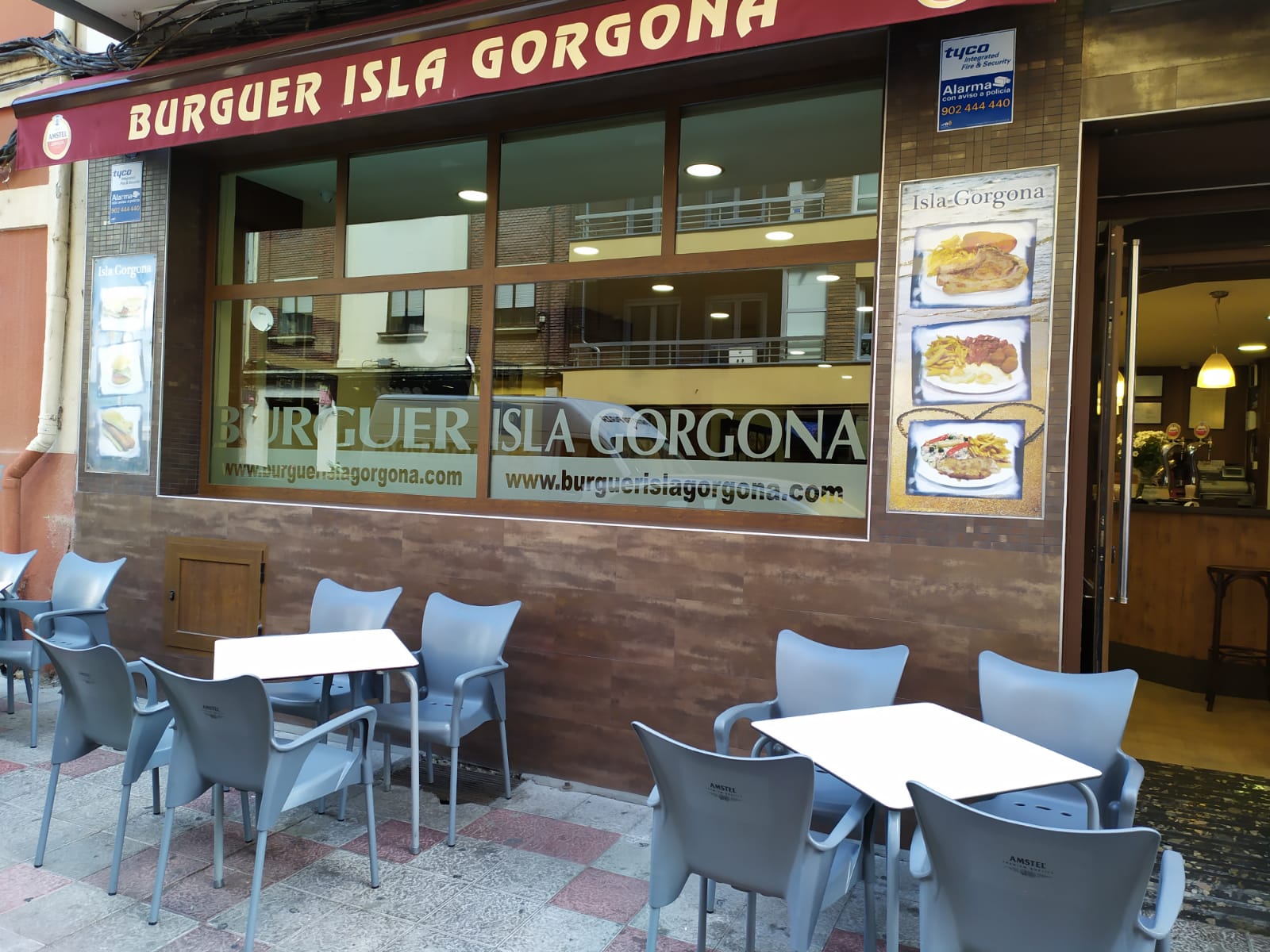 Fotos: Isla Gorgona, gran variedad de hamburguesas en el centro de León