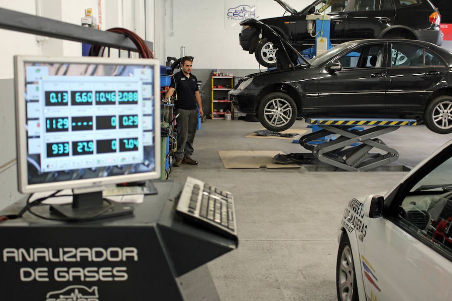 Talleres Cecar nace en 2018 con mucha ilusión y motivación con el fin de traer a León algo más que un taller. Su filosofía parte de la unión entre la tecnología del automóvil y su estética, siempre dentro de un gran grupo como es la red de talleres CGA.