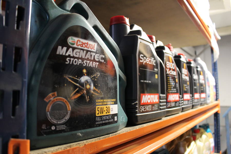 Talleres Cecar nace en 2018 con mucha ilusión y motivación con el fin de traer a León algo más que un taller. Su filosofía parte de la unión entre la tecnología del automóvil y su estética, siempre dentro de un gran grupo como es la red de talleres CGA.