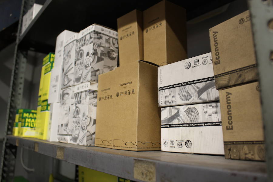 Talleres Cecar nace en 2018 con mucha ilusión y motivación con el fin de traer a León algo más que un taller. Su filosofía parte de la unión entre la tecnología del automóvil y su estética, siempre dentro de un gran grupo como es la red de talleres CGA.