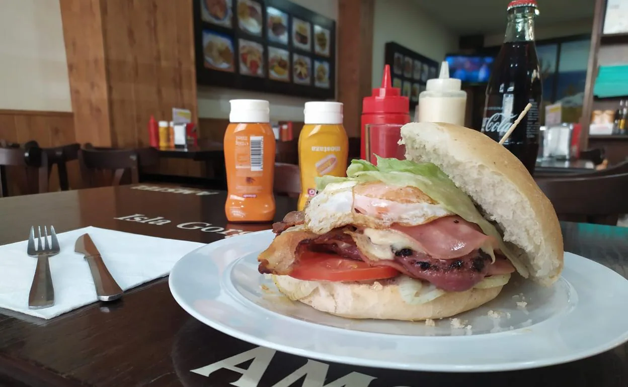 Una de las hamburguesas de Isla Gorgona.