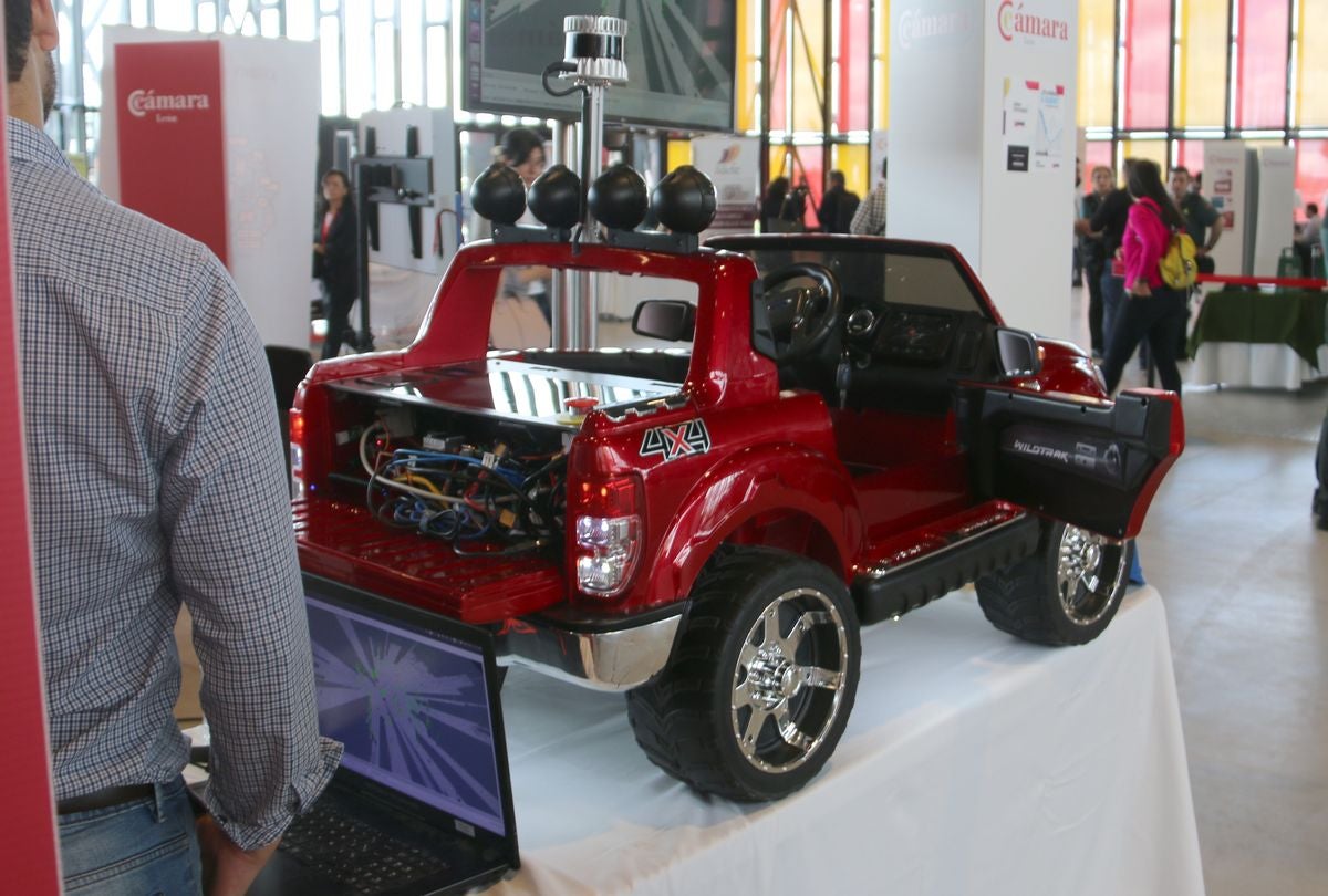 Fotos: II Feria del Empleo y el Emprendimiento de León