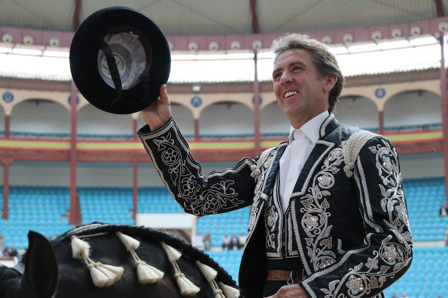 Fotos: Corrida de rejones en la Plaza de Toros de León