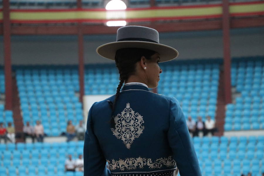 Fotos: Corrida de rejones en la Plaza de Toros de León