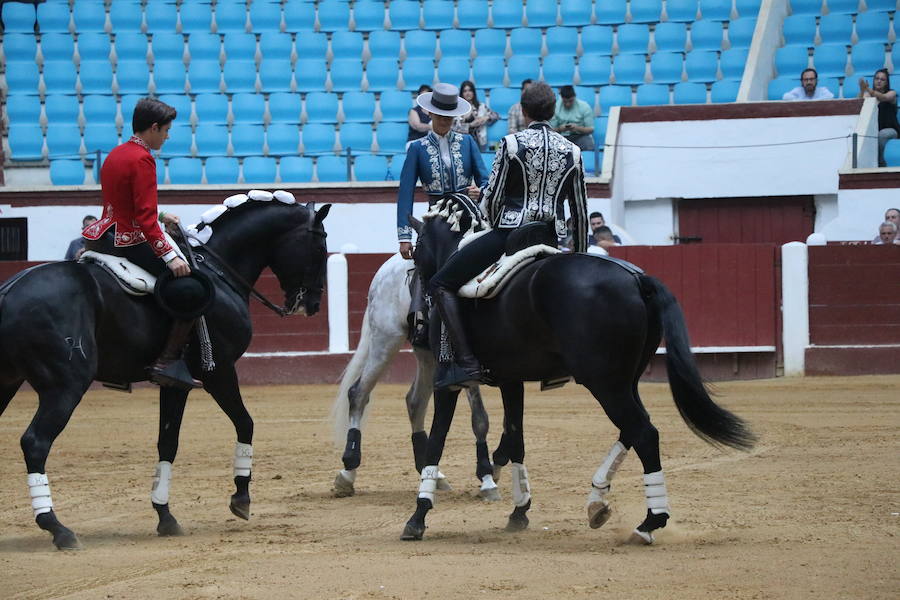 Fotos: Corrida de rejones en la Plaza de Toros de León