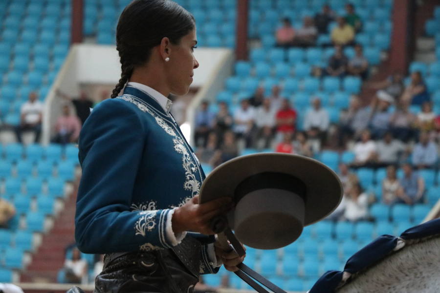 Fotos: Corrida de rejones en la Plaza de Toros de León