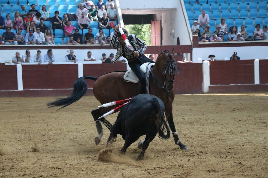 Fotos: Corrida de rejones en la Plaza de Toros de León