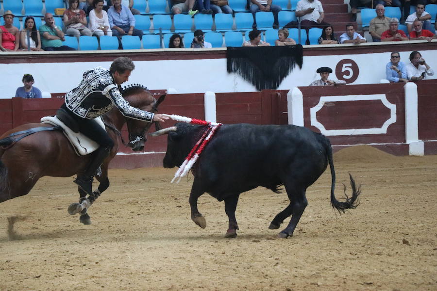 Fotos: Corrida de rejones en la Plaza de Toros de León