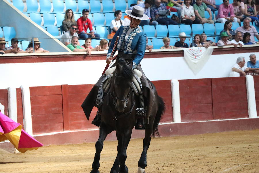 Fotos: Corrida de rejones en la Plaza de Toros de León