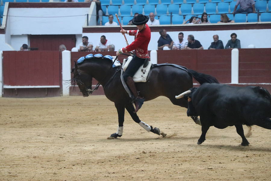 Fotos: Corrida de rejones en la Plaza de Toros de León