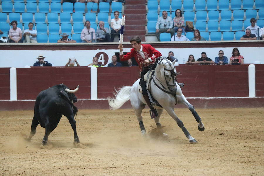 Fotos: Corrida de rejones en la Plaza de Toros de León