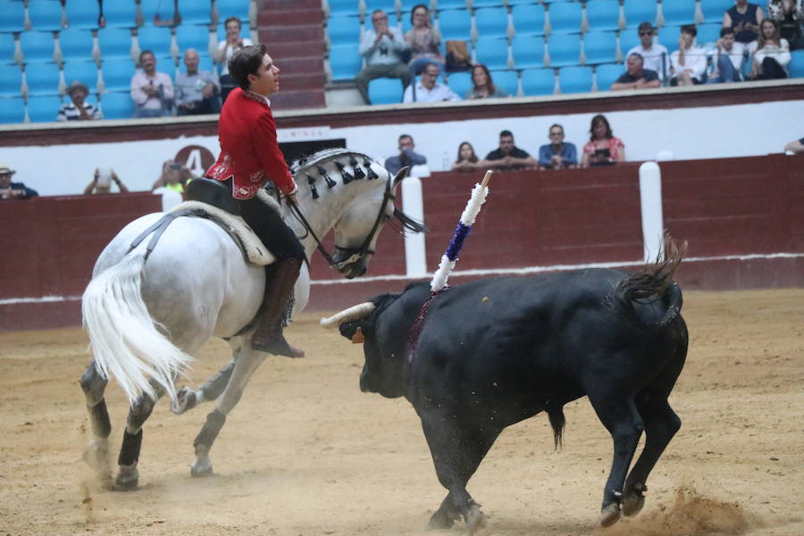 Fotos: Corrida de rejones en la Plaza de Toros de León