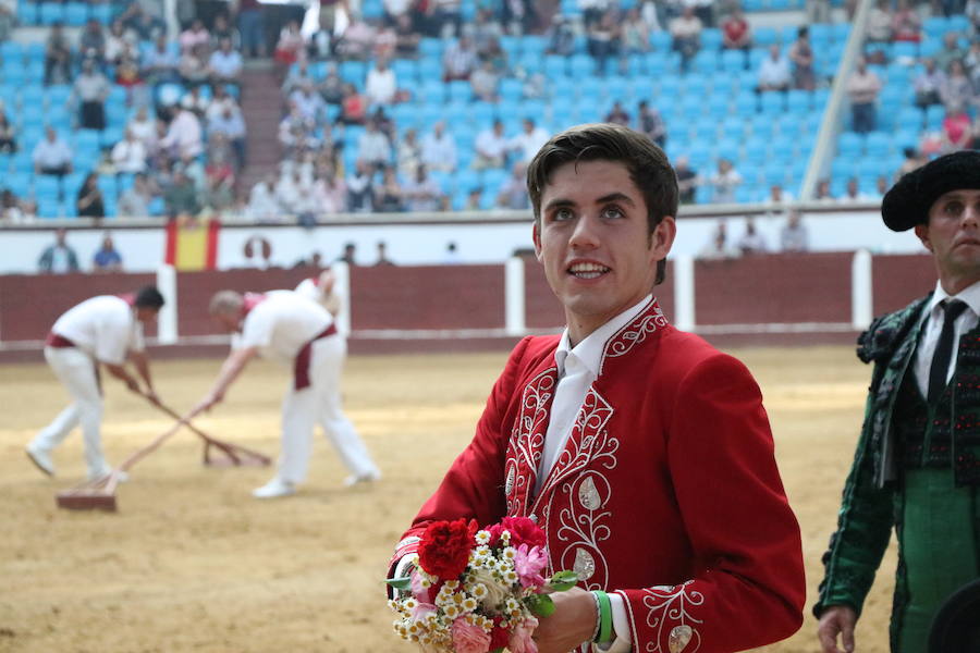 Fotos: Corrida de rejones en la Plaza de Toros de León