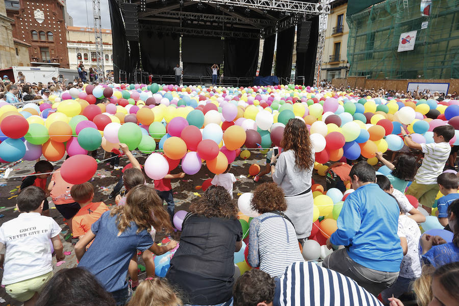 Fotos: &#039;Globotada&#039; en la plaza de San Marcelo de León