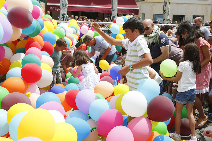 Fotos: &#039;Globotada&#039; en la plaza de San Marcelo de León