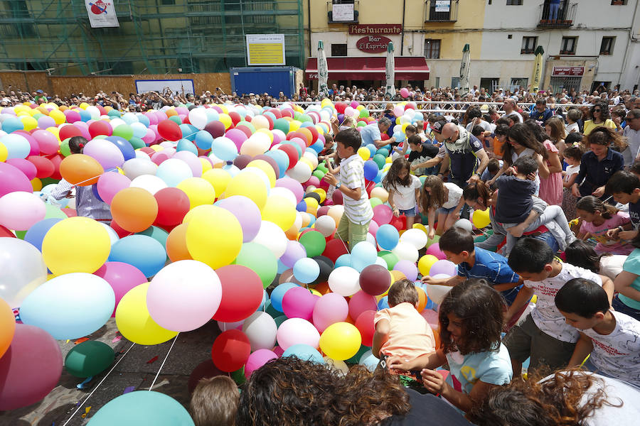 Fotos: &#039;Globotada&#039; en la plaza de San Marcelo de León