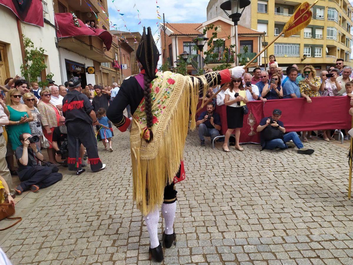 Fotos: Laguna de Negrillos celebra el Corpus de la mano de San Sebastián