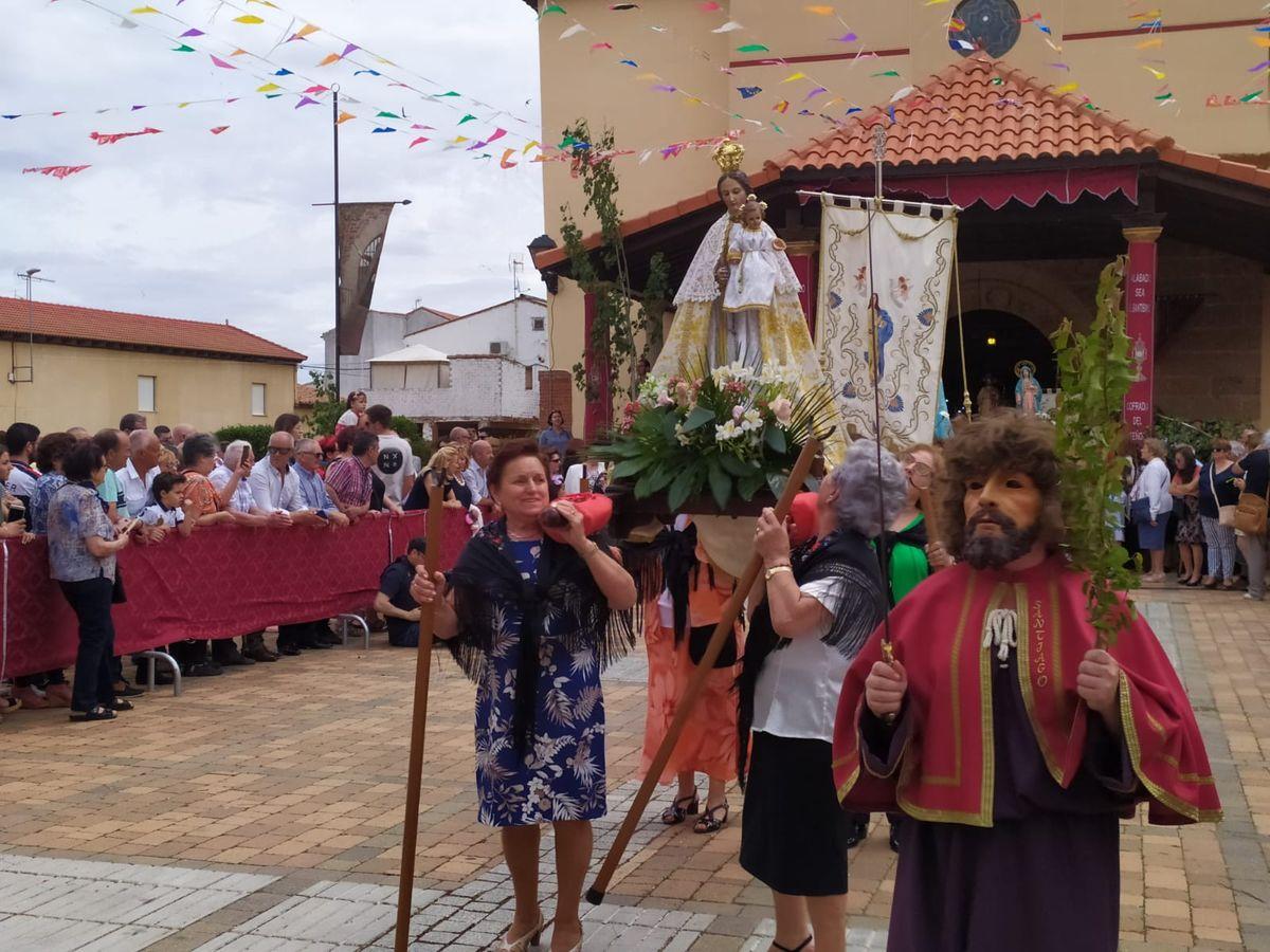 Fotos: Laguna de Negrillos celebra el Corpus de la mano de San Sebastián