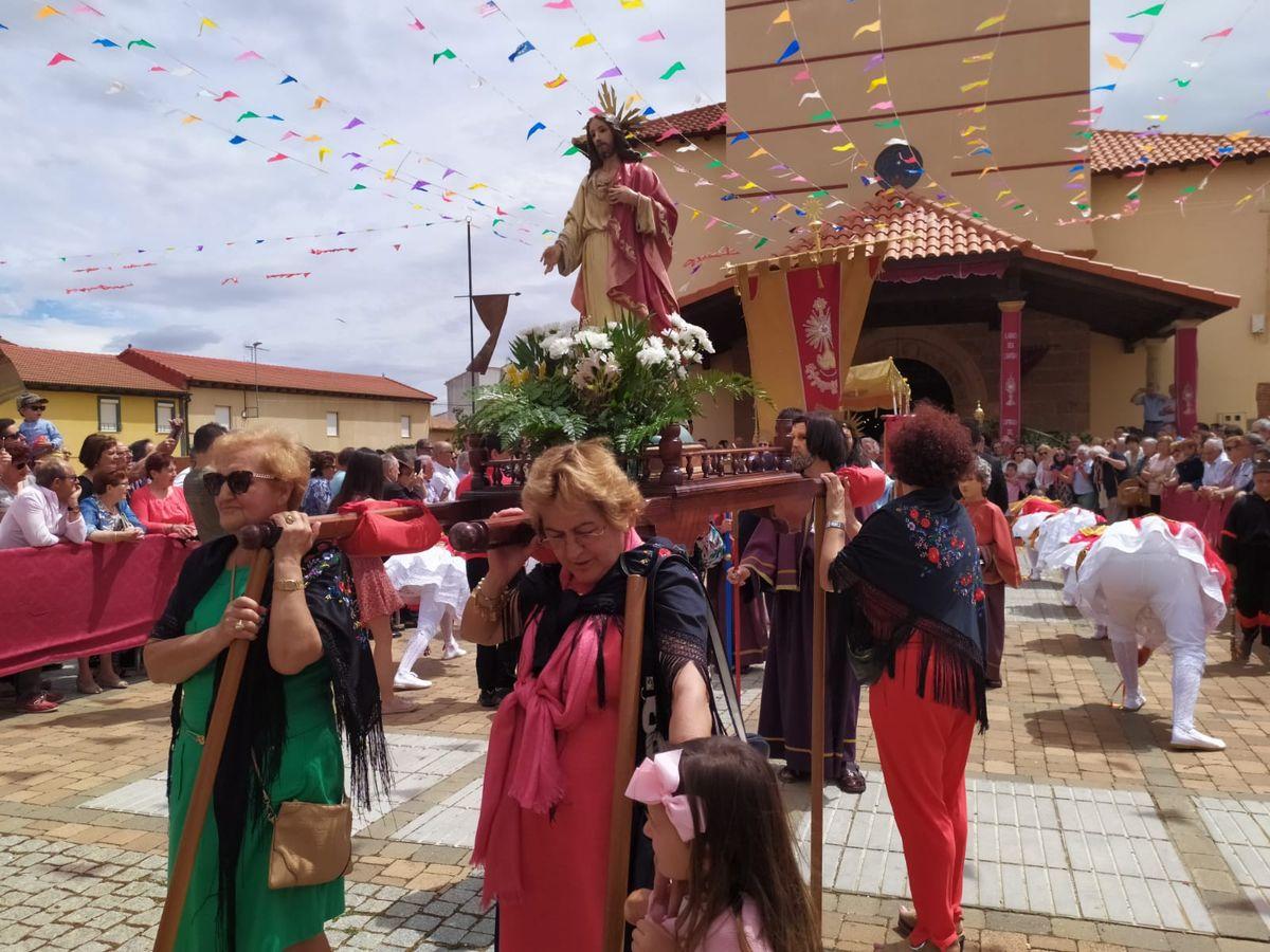 Fotos: Laguna de Negrillos celebra el Corpus de la mano de San Sebastián