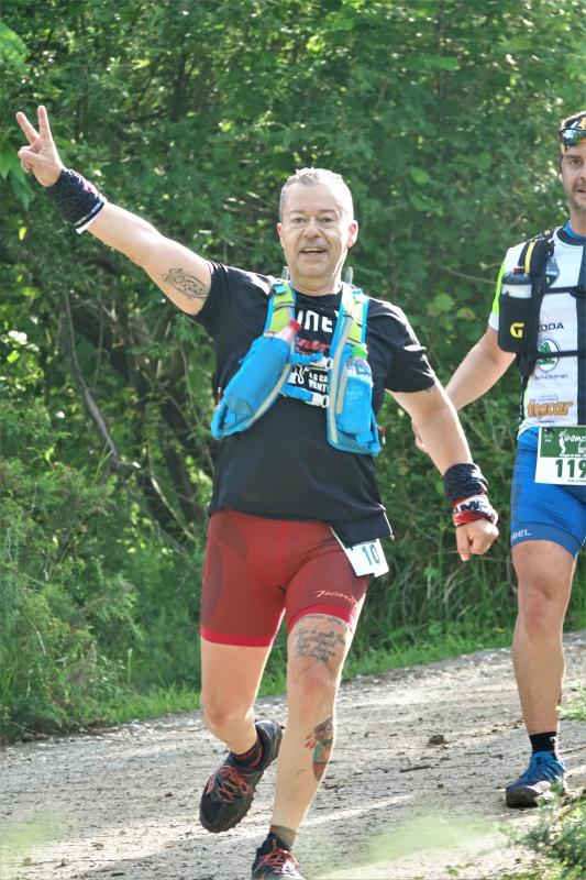 Más de 1.500 deportistas de España y diferentes países de Europa y América se han dado cita en el Trail Picos de Europa, una competición que pone a prueba todas las capacidades de los participantes. El ultra trail, la de mayor longitud, supone un recorrido de 70 kilómetros y 5.300 metros de desnivel positivo.