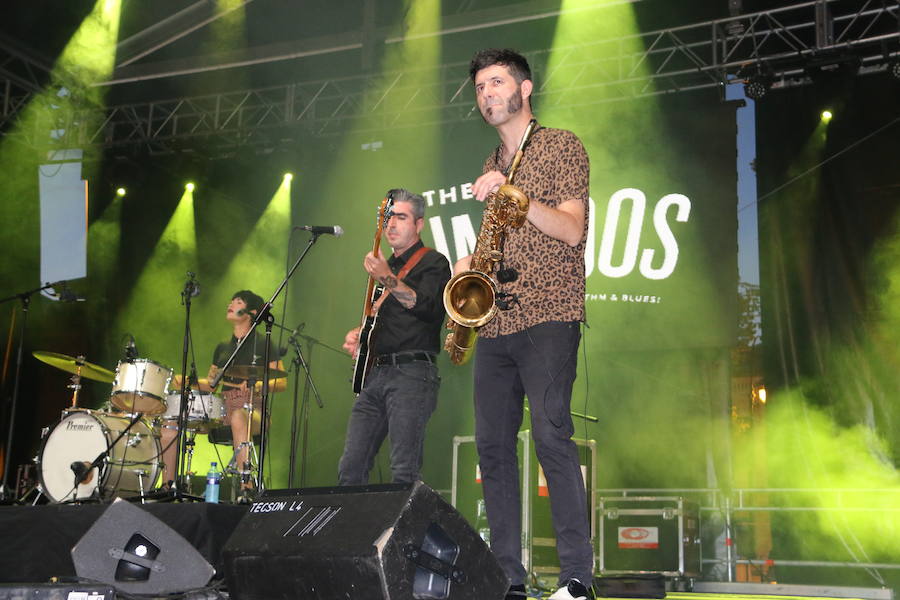 The Limboos es diferente y suena diferente. Tanto, y también lo hace que el público no se siente indiferente ante su propuesta. Su sonido es propio, identificable y digno de ser disfrutado.