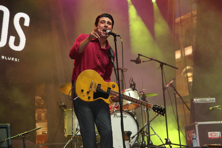 The Limboos es diferente y suena diferente. Tanto, y también lo hace que el público no se siente indiferente ante su propuesta. Su sonido es propio, identificable y digno de ser disfrutado.