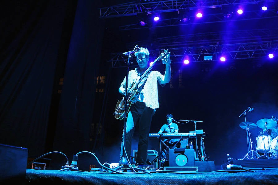 La mítica banda de rock and roll liderada por Ariel Rot y Alejo Stivel, ha agitado este miércoles la Plaza Mayor de la capital en el marco de las fiestas de San Juan y San Pedro.