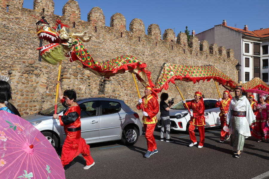 Fotos: el &#039;Día de la doble A&#039; con el desfile Dragón y Danza en León