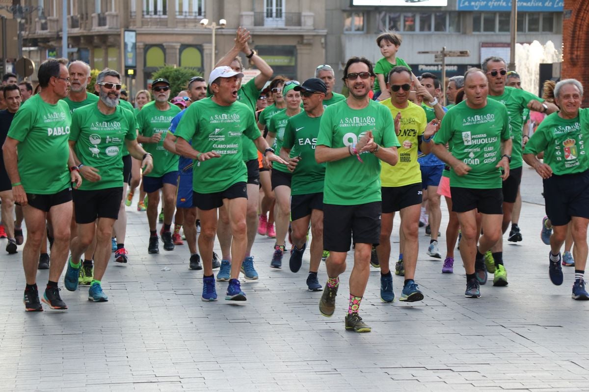 Fotos: La carrera A Santiago Contra el Cáncer, en León