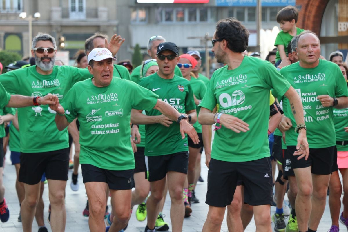 Fotos: La carrera A Santiago Contra el Cáncer, en León