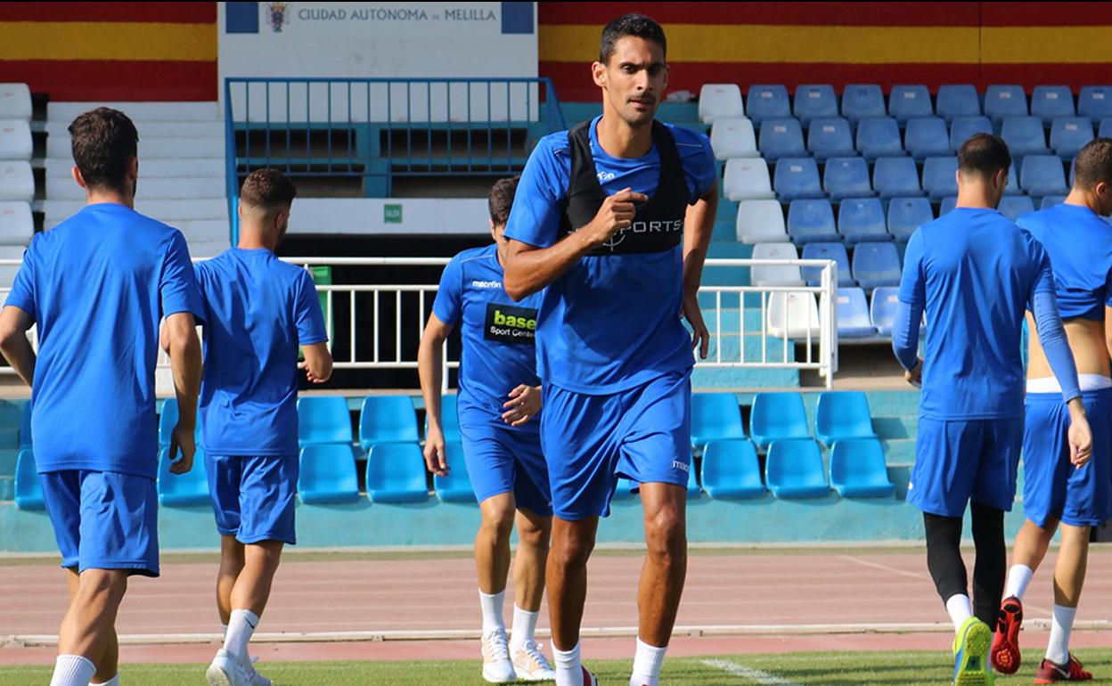 Alfonso, en una imagen con el Melilla.