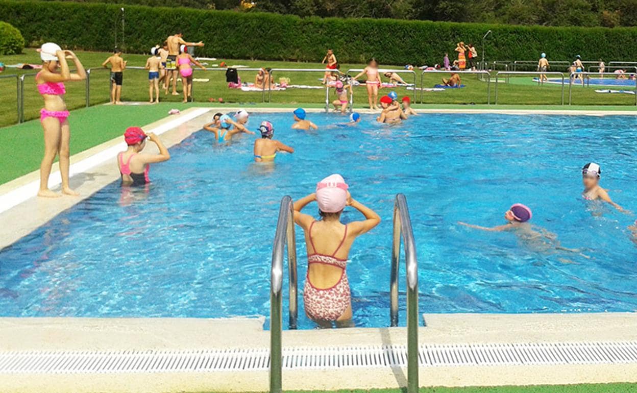 Una de las piscinas municipales de Cuadros.