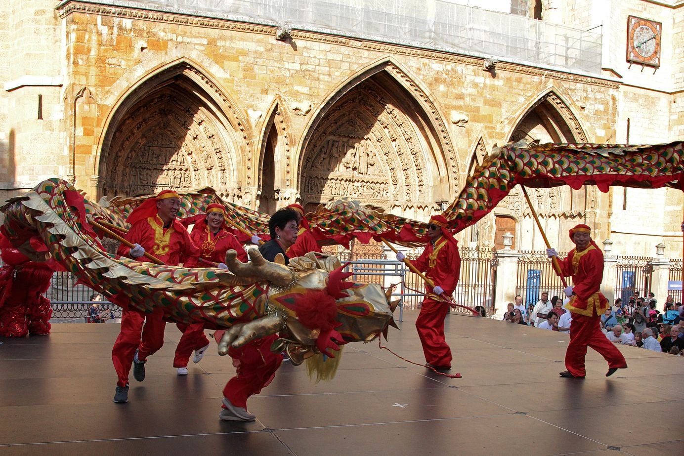 Fotos: Dragón y danza del León