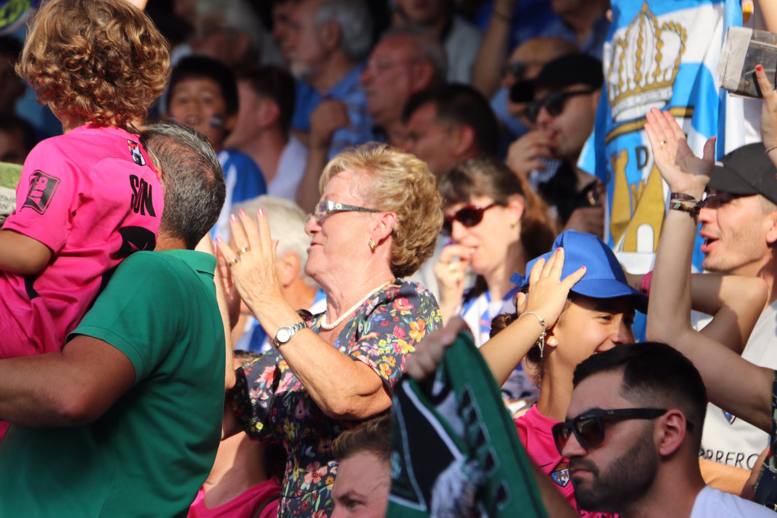 La Ponferradina, por encima del Hércules sobre el terreno de juego de El Toralón.