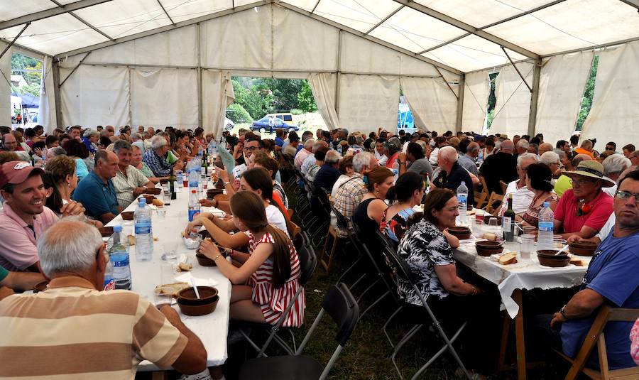 Con la Fiesta de la Trashumancia, celebrada el sábado en la localidad montañesa de Prioro, Promonumenta ha iniciado una actividad complementaria a sus tradicionales visitas a monumentos como es el apoyo a bienes patrimoniales de carácter inmaterial, de los cuales es riquísima la provincia de León