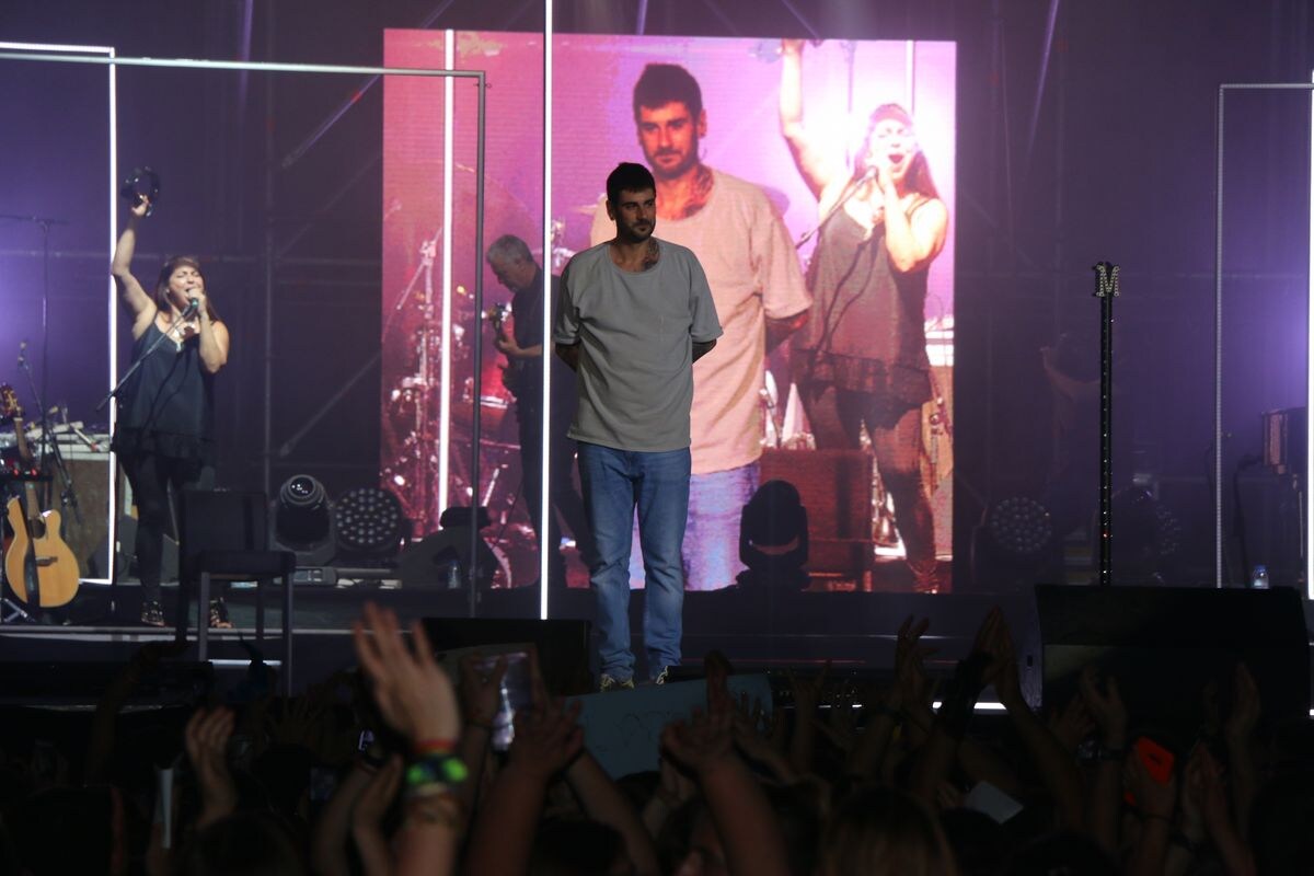 Arrollador Melendi en la Plaza de Toros de León. La gira Cubo de Rubik del cantante asturiano llega a la capital leonesa en el fin de las Fiestas de San Juan y San Pedro. 