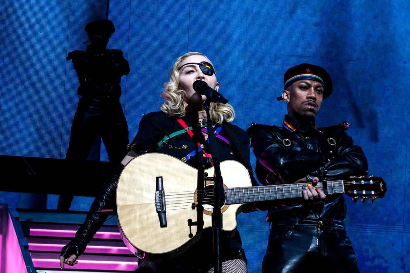 Madonna actuando en el concierto del Orgullo de Nueva York 