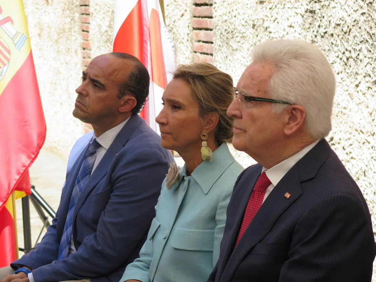 Fotos: Toma de posesión de María Victoria Seco como presidenta de Cruz Roja León