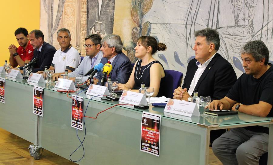 Fotos: Presentación partido internacional de balonmano